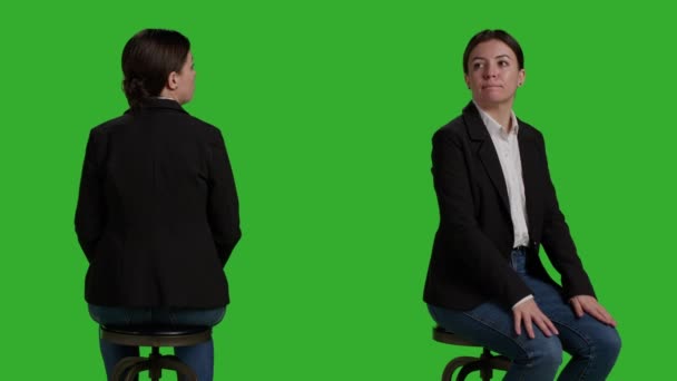 Großaufnahme Eines Firmenmitarbeiters Der Auf Einem Stuhl Wartet Bevor Einem — Stockvideo