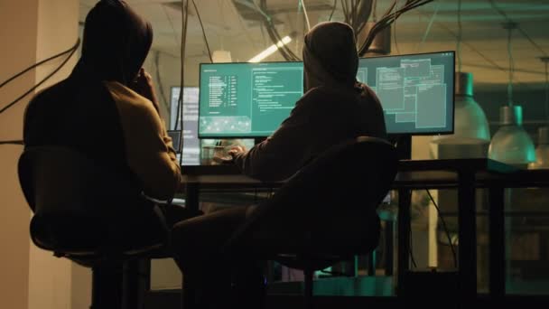Equipe Hackers Usando Vírus Trojan Para Explorar Servidor Computador Sistema — Vídeo de Stock