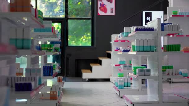 Ruang Farmasi Kosong Diisi Dengan Medicaments Dan Kotak Pil Atau — Stok Video