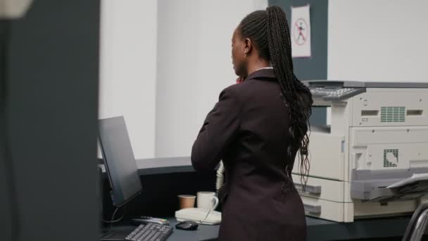 Medical Employee Working Hospital Reception Desk Using Landline Phone Make — Stok video