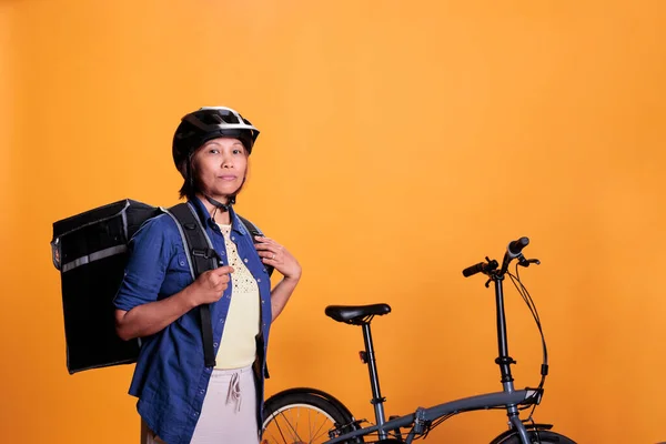 Smiling Food Delivery Bicyclist Helmet Preparing Deliver Lunch Meal Bringing — Stock Photo, Image