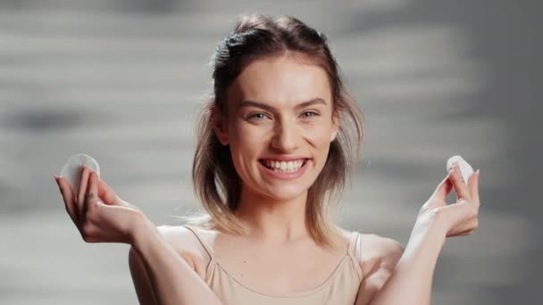 Silly Luminous Model Posing Cotton Pads Studio Laughing Showing Big — Αρχείο Βίντεο
