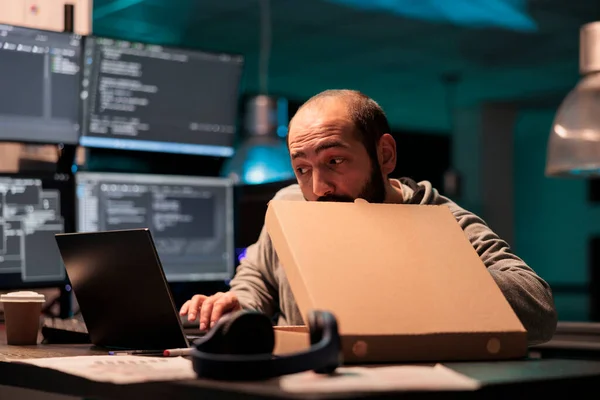 Software Developer Eating Pizza Takeaway Delivery Taking Bite Food While — Stok fotoğraf