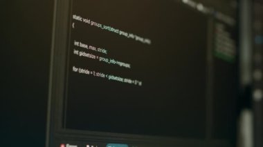 Veritabanı bulut hesaplaması bilgisayardaki programlama kodu ile, html terminal penceresindeki dili betikler. Uygulama geliştirme için yapay zekaya sahip güvenlik duvarı sunucusu. Kapat..
