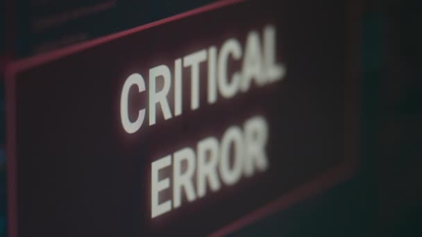 Computer Toont Kritische Foutmelding Knipperen Het Scherm Cybercrime Aanval Hacken — Stockvideo