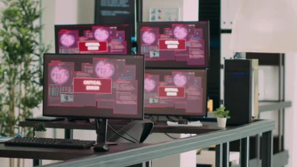 Empty Agency Office Multiple Monitors Showing System Crash Warning Display — Vídeo de Stock