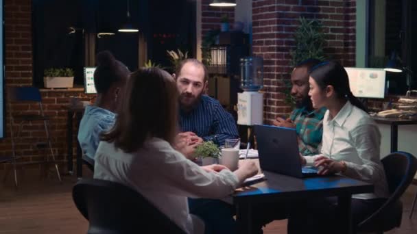 Diverse Coworkers Brainstorming Business Meeting Discussing Presentation Team Communication Executive — Video Stock