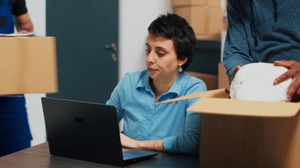 Diverse People Working Shipment Business Development Looking Stock Cardboard Boxes — Stock video