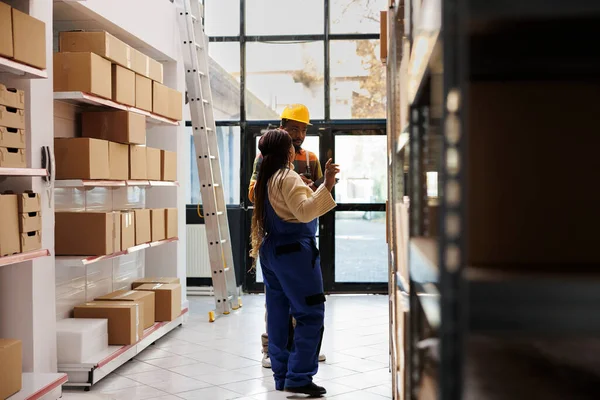 African American Warehouse Worker Scanning Goods Stock Manager All Black — Stock Photo, Image
