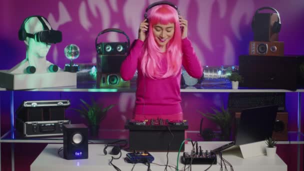 Musician Headphones Standing Table Dancing Having Fun While Mixing Stereo — Stock videók