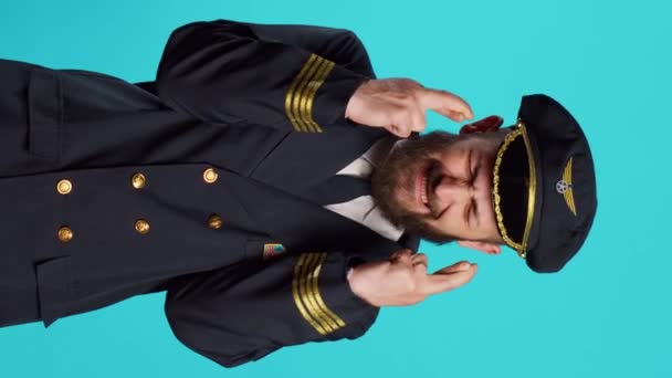 Vertical Video Hopeful Airplane Pilot Posing Fingers Crossed Fulfill Wish — 비디오