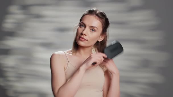 Happy Flawless Girl Singing Hair Brush Camera Fooling Acting Funny — Vídeo de Stock