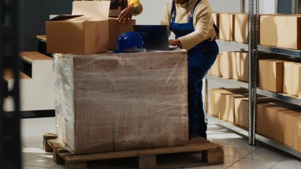 African American Employees Trained Use Equipment Working Packaging Department Skills — Stok video