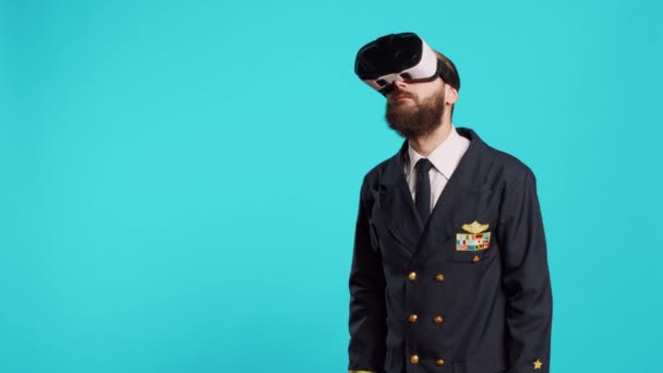 Plane Captain Using Glasses Interactive Vision Having Fun Virtual Reality — Vídeo de Stock