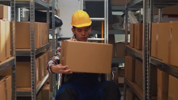 Man Wheelchair Working Storage Room Goods Employee Chronic Impairment Carrying — Stockvideo