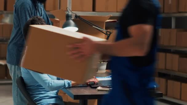 Diverse People Checking Inventory Stock Shipping Package Order Working Business — Vídeo de stock