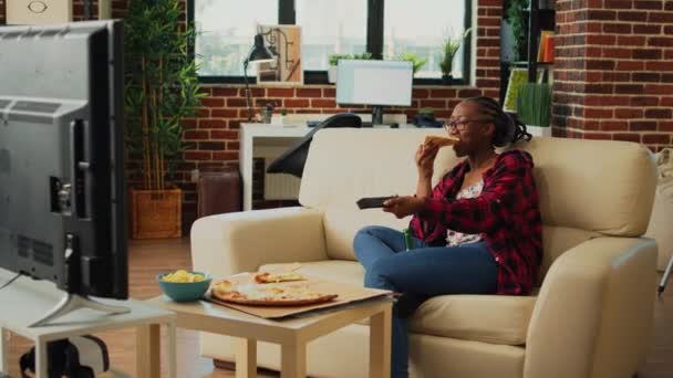 African American Girl Eating Pizza Slices Watching Having Fun Favorite — Videoclip de stoc