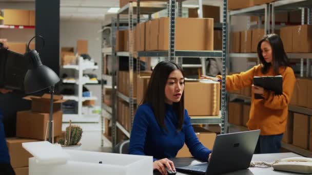 Team Storage Room Employees Working Goods Shipping Merchandise Doing Order — Vídeo de Stock