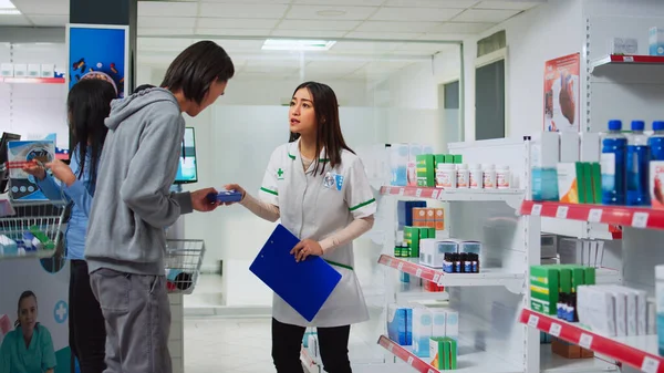 Female Specialist Taking Notes Medicaments Helping Clients Prescription Pills Pharmacist — Stock Photo, Image