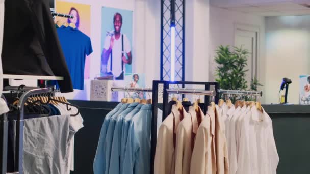 Kläder Showroom Med Casual Och Formella Kläder Butik Med Mode — Stockvideo