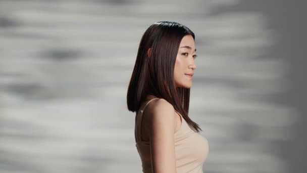 Señora Asiática Haciendo Campaña Belleza Empoderamiento Para Amor Propio Promoción — Vídeos de Stock