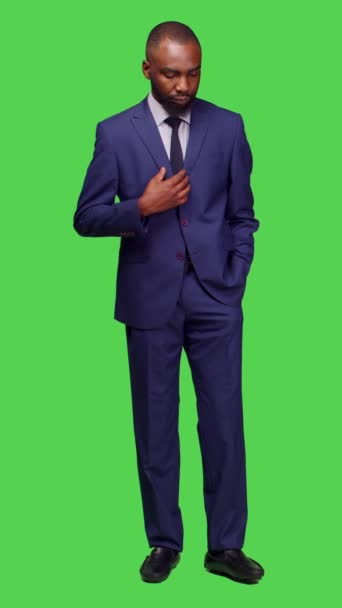 Vertical Video Front View African American Man Suit Waiting Something — Stock Video