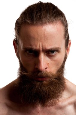 Stüdyo fotoğraf beyaz arka plan üzerinde uzun sakallı serin hipster adam