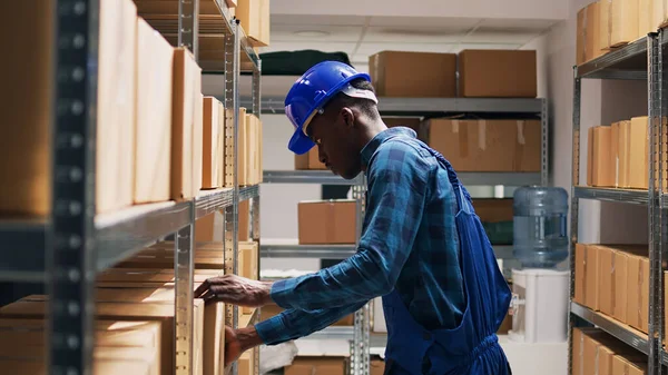 Team Diverse People Scanning Barcodes Products Storage Room Working Logistics — Stock Photo, Image