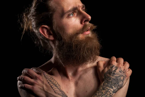Portrait Tattooed Bearded Hipster Guy Black Background Studio Photo Expression — Stock Photo, Image