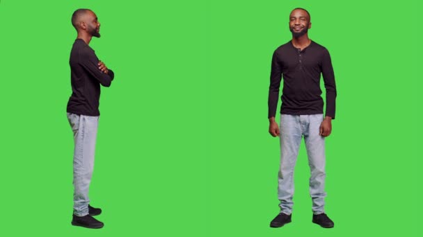 Friendly Casual Person Posing Full Body Greenscreen Background Στέκεται Στο — Αρχείο Βίντεο