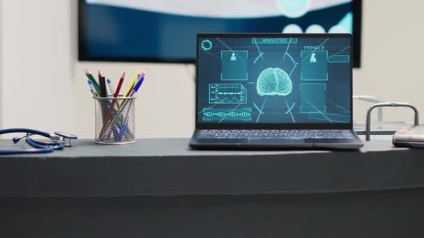 Laptop Met Röntgenscan Van Hersenen Toonbank Neurologische Radiografie Het Scherm — Stockvideo