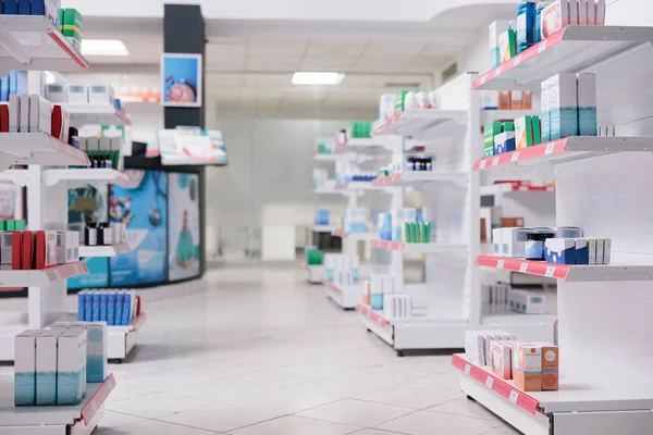 Leere Drogerie Der Niemand Mit Pharmazeutika Gesundheitsprodukten Und Vitaminen Ausgestattet — Stockfoto