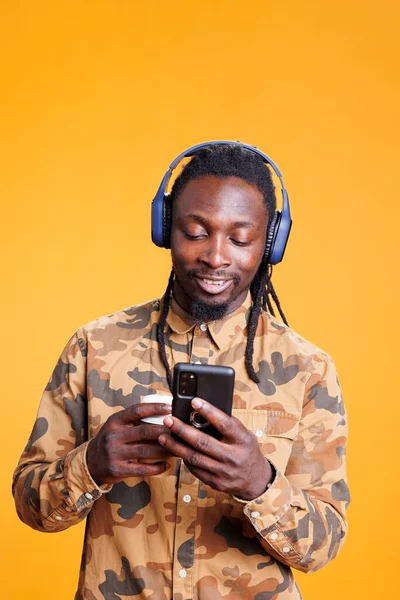 Cheerful Person Listening Favourite Song Studio Browsing Internet Mobile Phone — Stock Photo, Image