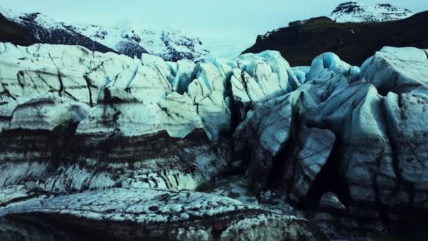 Αεροφωτογραφία Των Μπλε Παγετώνων Βράχων Στο Παγόβουνο Vatnajokull Παγόβουνο Σχήμα — Αρχείο Βίντεο