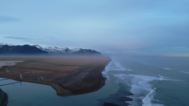 Drón Lövés Skandináv Óceán Partján Természetes Fekete Homokos Strand Jégeső — Stock videók