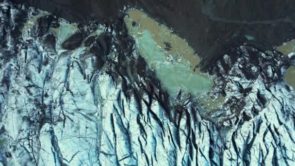 Drónfelvétel Hatalmas Vatnajokull Gleccserről Jégmezőkön Fantasztikus Jégsziklák Iszkanderben Fagyott Jéghegyek — Stock videók