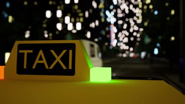 市内やビジネス地区の周りの夜 大都市のダウンタウンで車の運転に黄色のタクシー標識 路上で乗用車 高層ビルやタクシー自動車 閉めろ 3Dレンダリングアニメーション — ストック動画