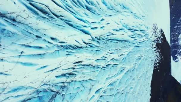 Függőleges Videó Kék Gleccser Sziklák Légi Rálátása Icelandi Vatnajokull Jégsapkára — Stock videók