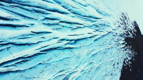 Verticale Video Drone Shot Van Ijzige Gletsjerblokken Vatnajokull Ijsmassa Ijsland — Stockvideo