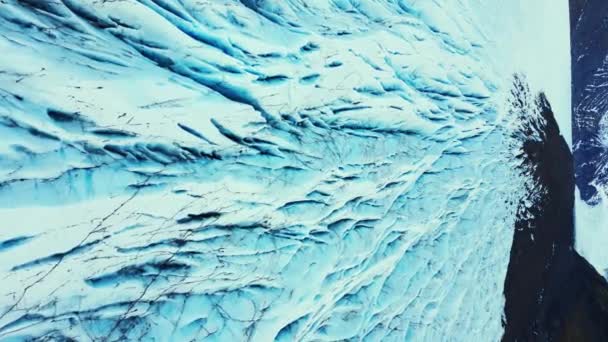 풍경에 빙하의 꼭대기를 공중에서 아름다운 커다란 바트나 아이스 랜드에 얼어붙은 — 비디오