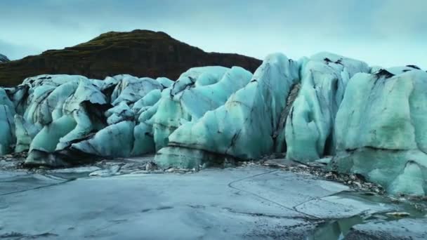 Vatnajokull Donmuş Göl Üzerinde Yüzen Buz Kayalarının Hava Görüntüsü Görkemli — Stok video