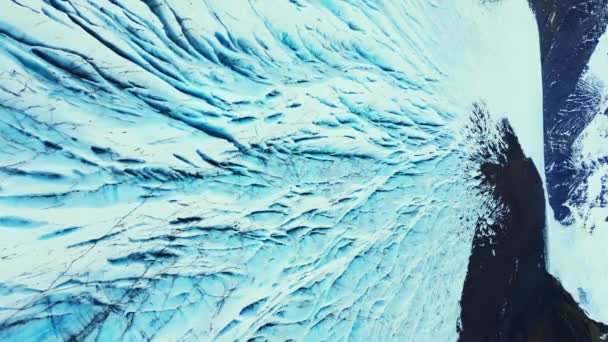 Вертикальное Видео Беспилотный Снимок Массы Ледника Ватнайокаль Красивые Голубые Ледяные — стоковое видео