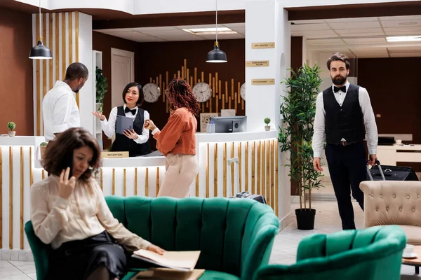 Asian Receptionist Welcoming People Lobby Providing Luxury Service Assistance Front — Stock Photo, Image