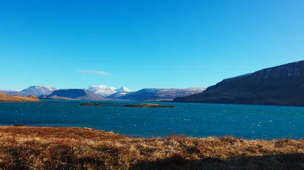 Fantastisch Meer Besneeuwde Bergtoppen Ijsland Spectaculaire Ijslandse Natuur Landschap Enorme — Stockfoto