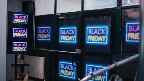 Fekete Péntek Bolti Tervezés Bevásárlóközpont Bejárati Ajtó Neon Promóciós Bannerekkel — Stock videók