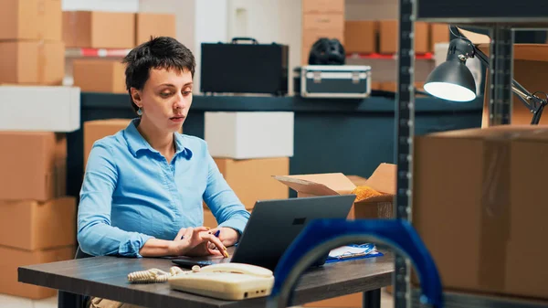 Entrepreneur Looking Supplies Boxes Shipping Products Order Customers Checking Distribution — Stock Photo, Image