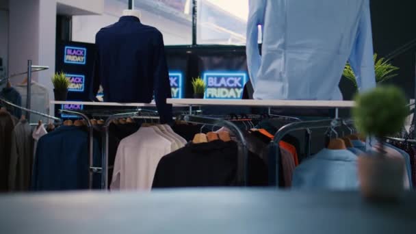 Jumat Hitam Menawarkan Khusus Pakaian Barang Barang Pakaian Modern Dijual — Stok Video