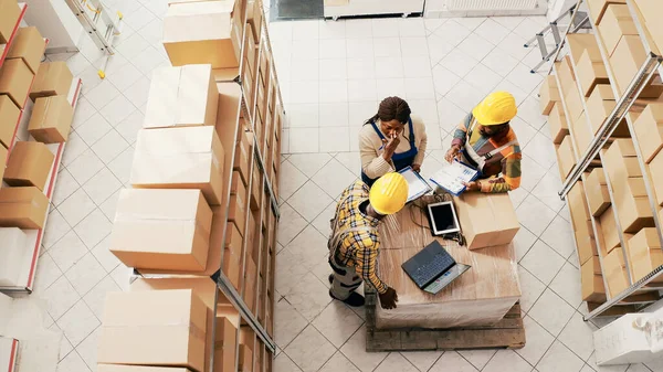Warehouse Employees Packing Goods Containers Doing Quality Control Supplies Logistics — Stock Photo, Image