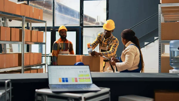 African American Workers Planning Stock Distribution Storage Room Working Merchandise — Stock Photo, Image