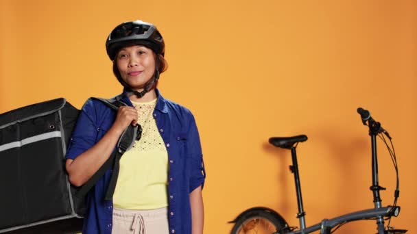 Portrait Cheerful Upbeat Bipoc Courier Using Bicycle Transport Groceries Order — Stock Video